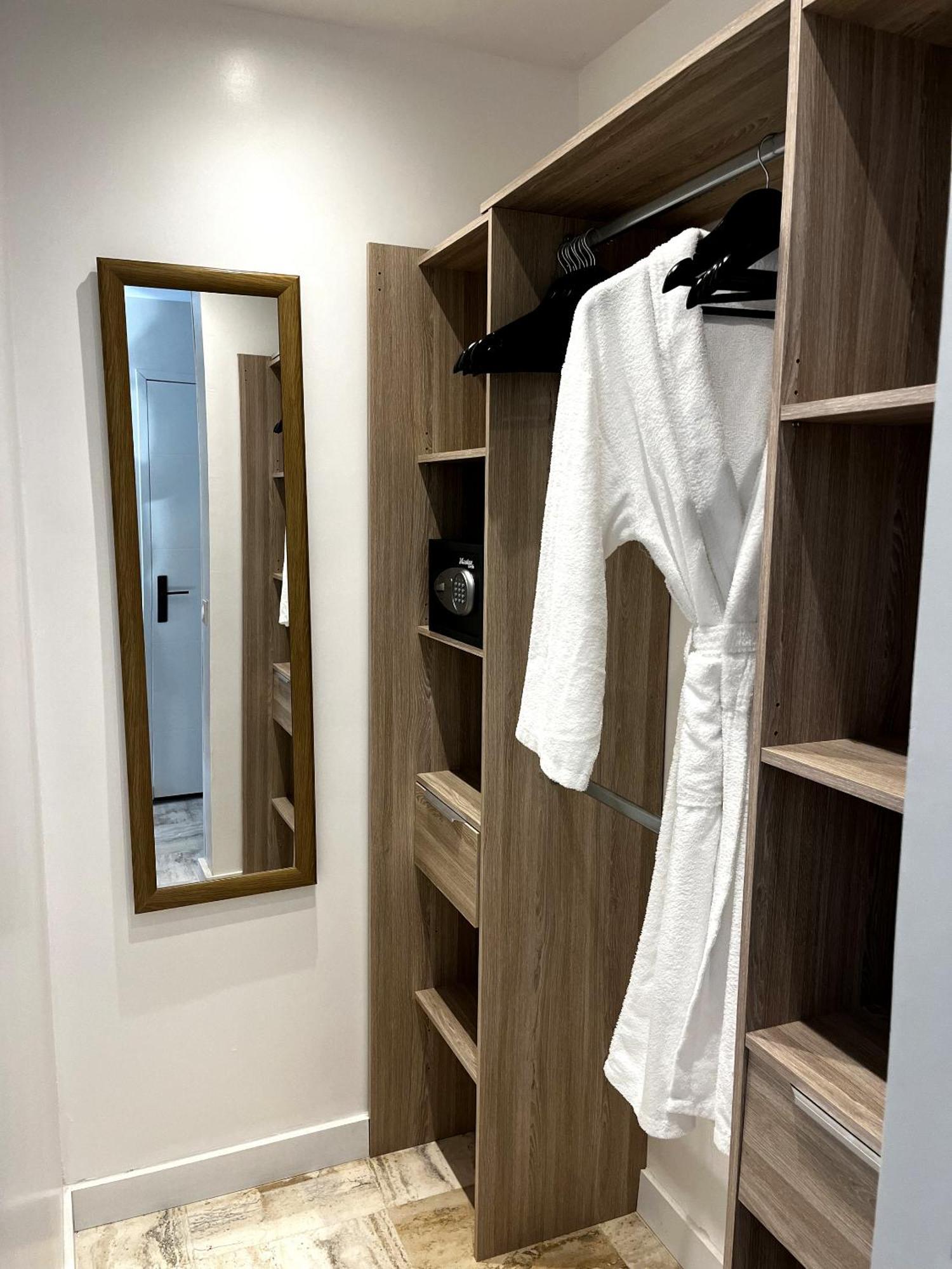 Pomme Cannelle Luxury Suites & Spa Orient Bay Quarto foto